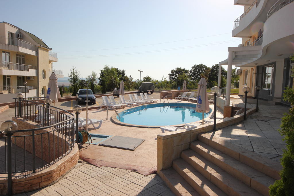 Menada Sunset Kosharitsa Apartments Luaran gambar