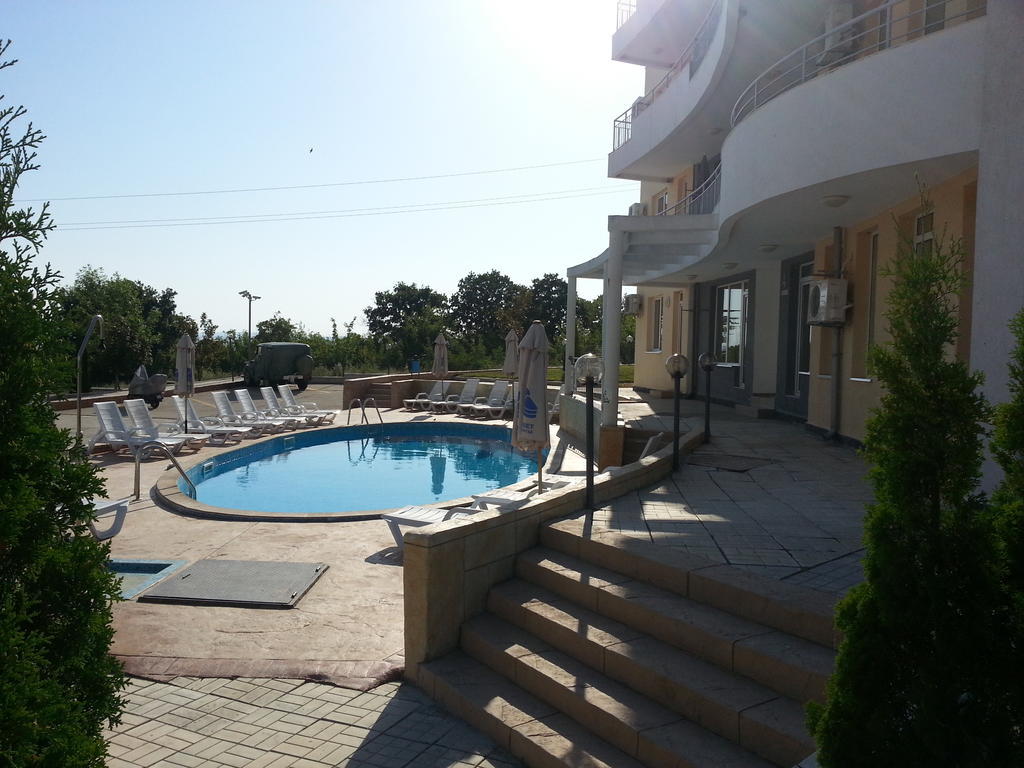 Menada Sunset Kosharitsa Apartments Luaran gambar