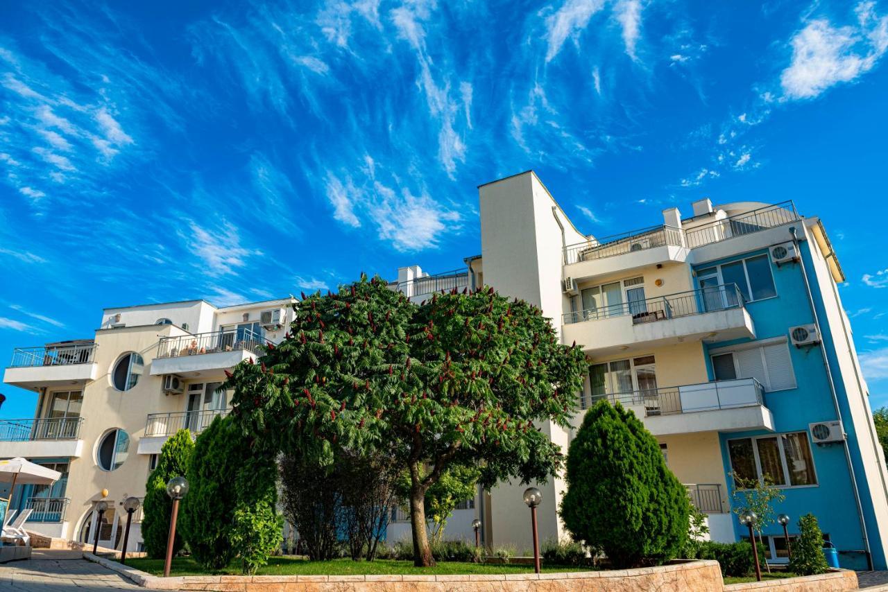 Menada Sunset Kosharitsa Apartments Luaran gambar