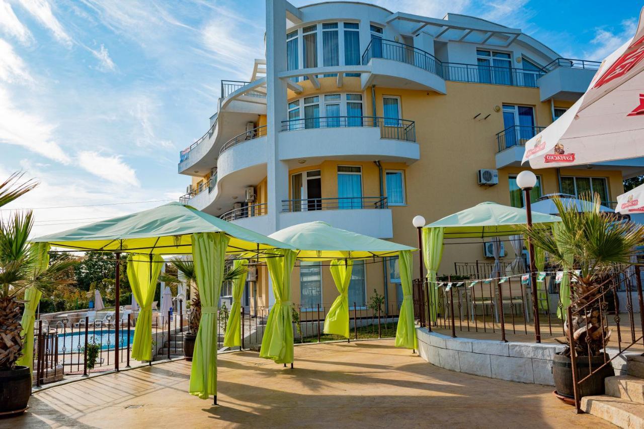 Menada Sunset Kosharitsa Apartments Luaran gambar